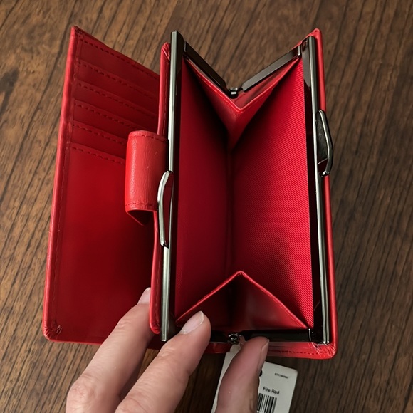 NWT Mundi Genuine Leather Frame Wallet Chelsea Fire Red - Picture 6 of 9